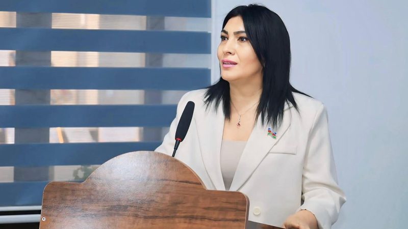 Elnarə Akimova Özbəkistanda 