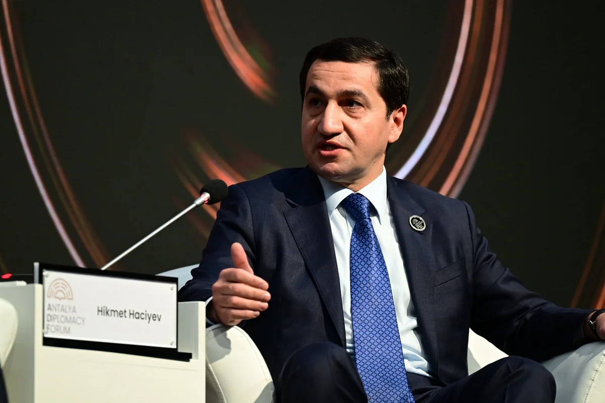 Hikmət Hacıyev: Sülh üçün təşəbbüslər yalnız kağız üzərində qalmamalıdır
