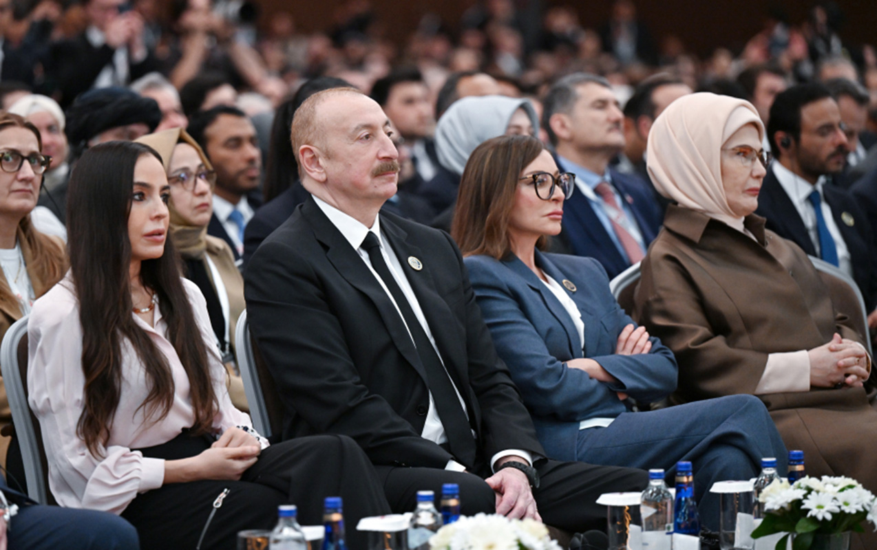 Prezident ailəsi ilə Antalyada tədbirdə (FOTO/VİDEO)