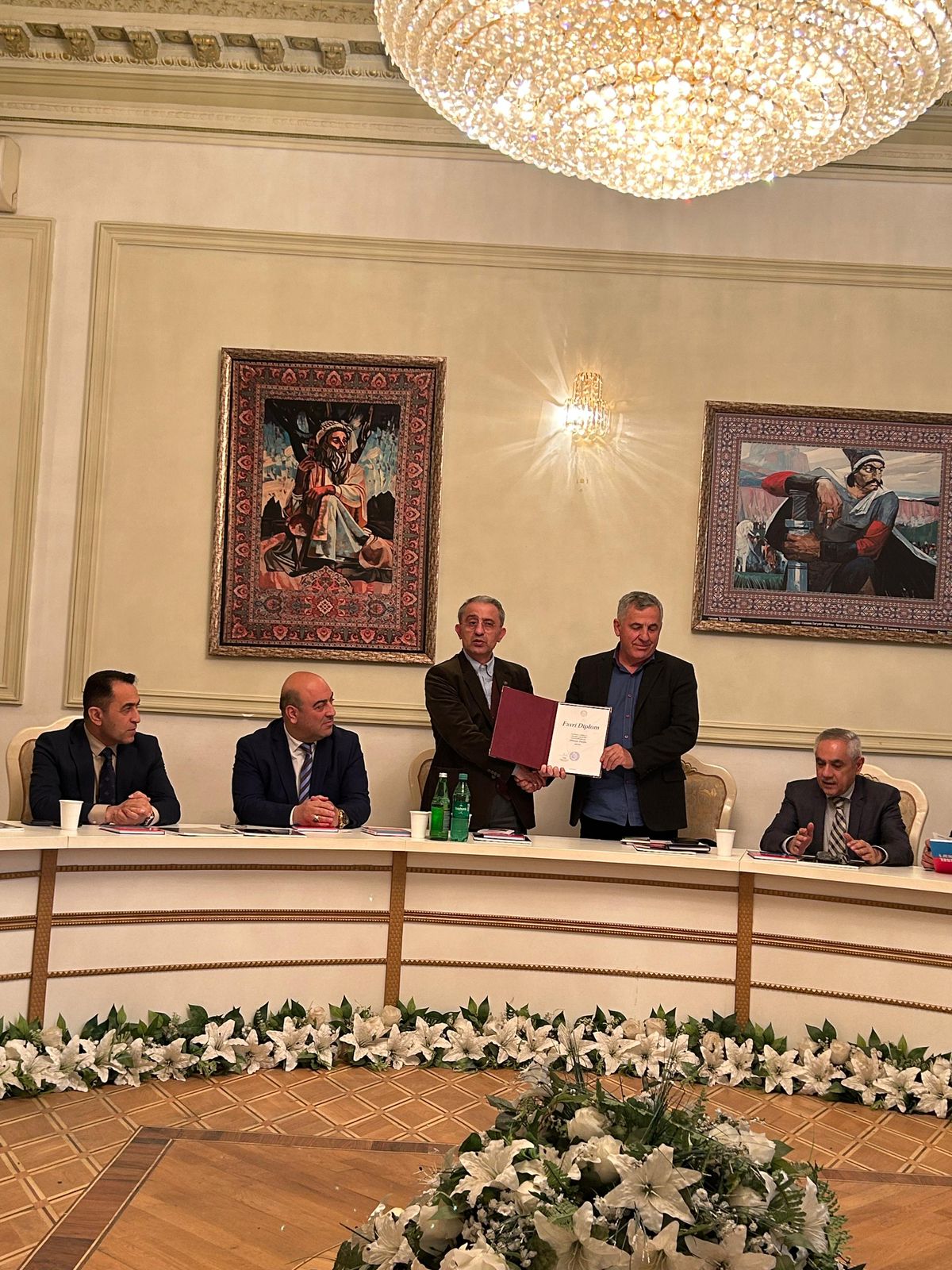 Yazıçı-publisist Emil Nəsirlinin yeni kitabının təqdimatı keçirildi (FOTO)