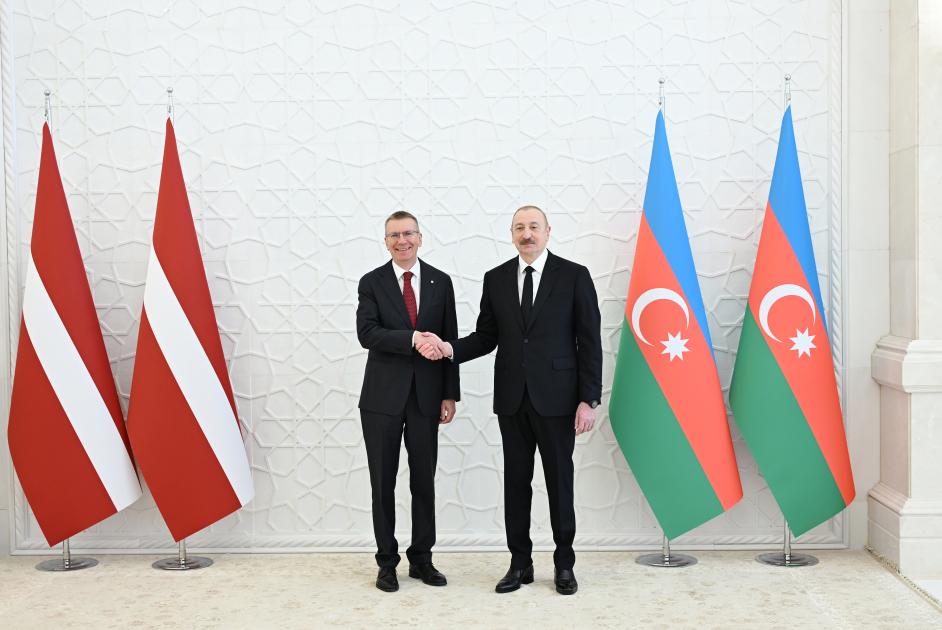 Prezidentlər mətbuata bəyanatlarla çıxış edirlər (YENİLƏNİB)