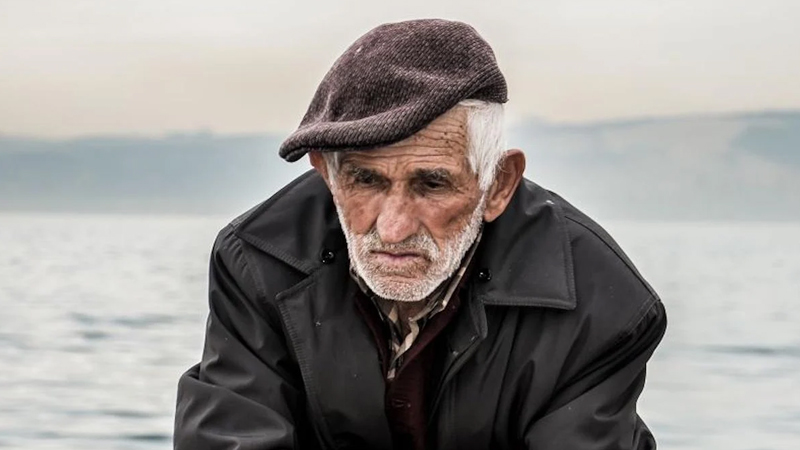 Qocalıqda dostluq münasibətlərinin zəifləməsinin səbəbi nədir? - Psixoloqlar danışır