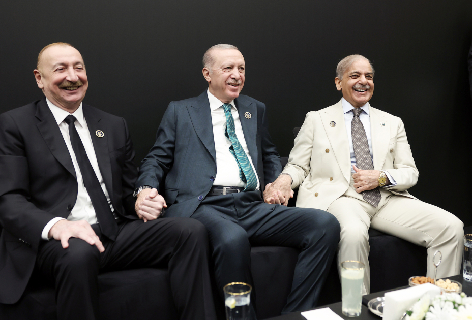 Prezident ailəsi ilə Antalyada tədbirdə (FOTO/VİDEO)