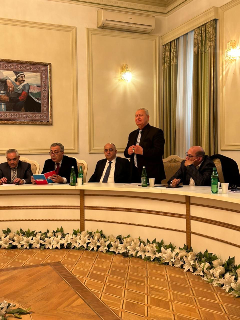 Yazıçı-publisist Emil Nəsirlinin yeni kitabının təqdimatı keçirildi (FOTO)