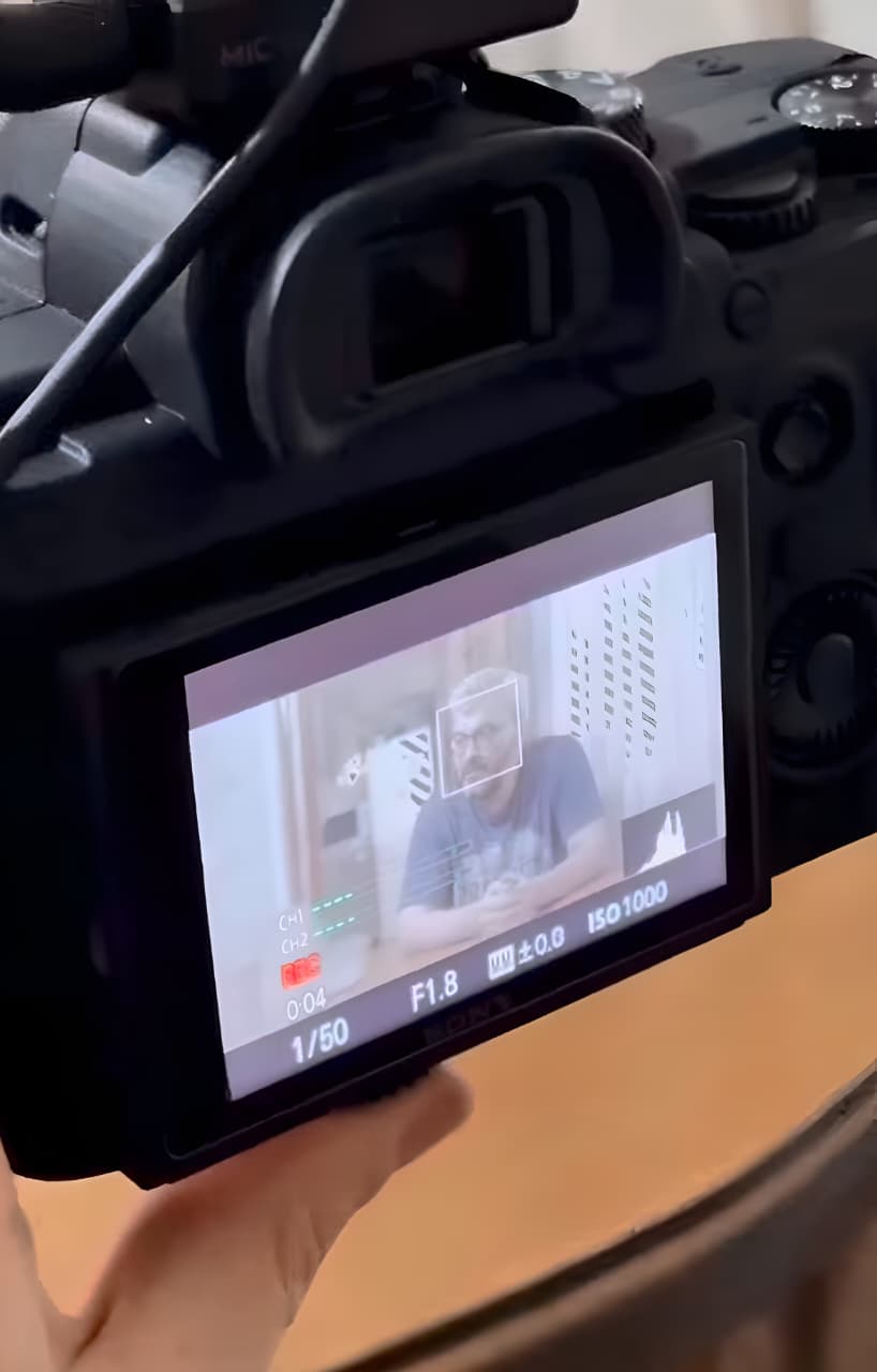 Gənc yazarın həyatı film olur (FOTO)