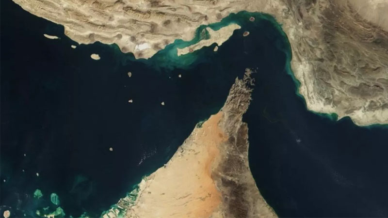 Tramp Hörmüz boğazına blokadanın qoyulacağı saatı açıqladı