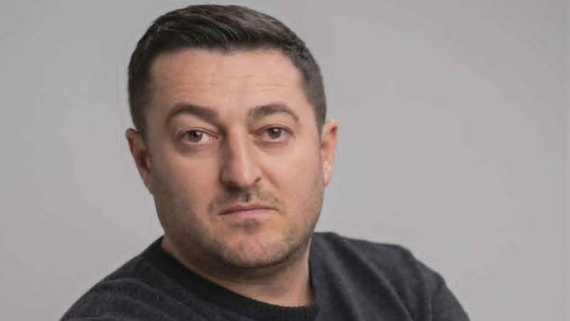 Mürgülü çəkmələrə baş qoyur ayaqlarım... - Cavid Fərzəli