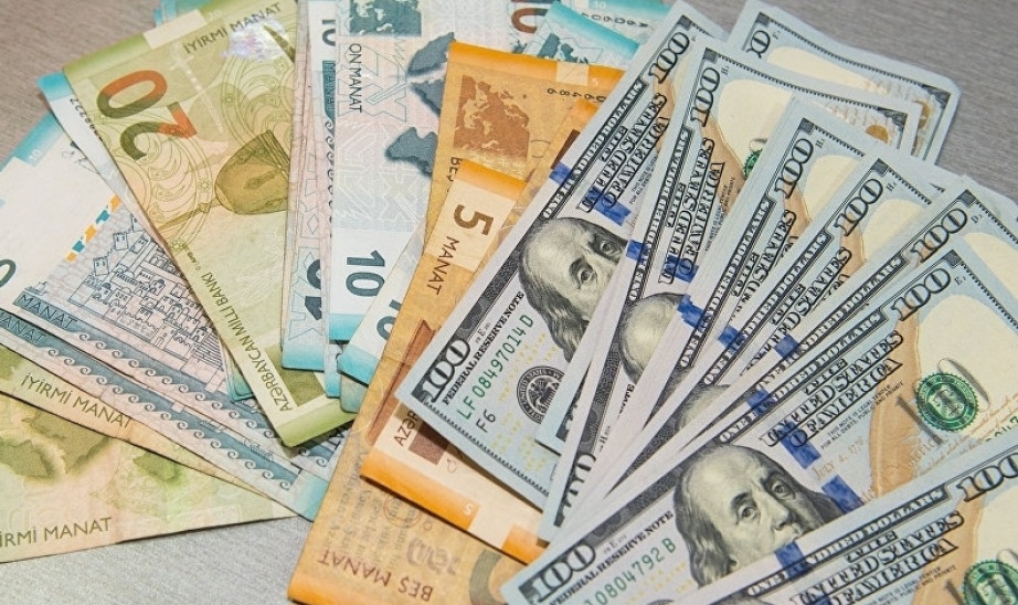 Xarici valyutanın satışı alışını üstələdi: Artıq dolları manata çevirirlər (VİDEO)