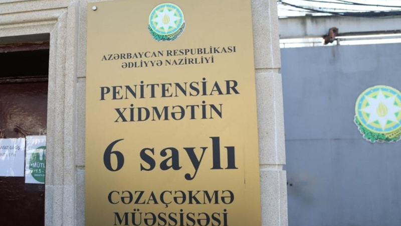 Cəzaçəkmə müəssisəsindəki yanğında məhbuslar zəhərlənib? (AÇIQLAMA)