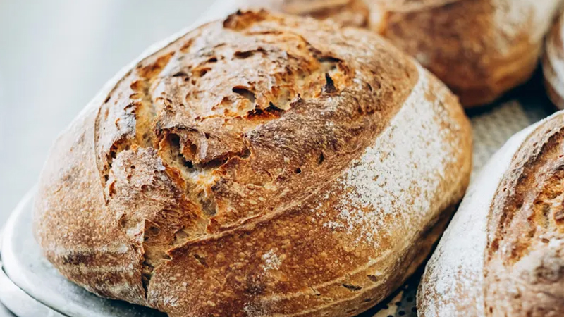 Tam taxıl çörəyi yeyəndə bədəninizdə nə baş verir? - Mütəxəssis açıqladı