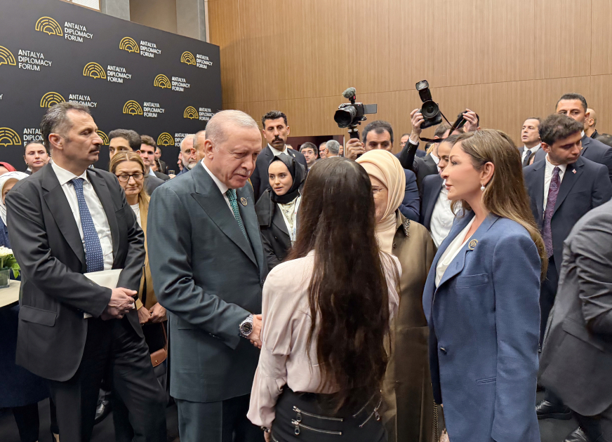 Prezident ailəsi ilə Antalyada tədbirdə (FOTO/VİDEO)