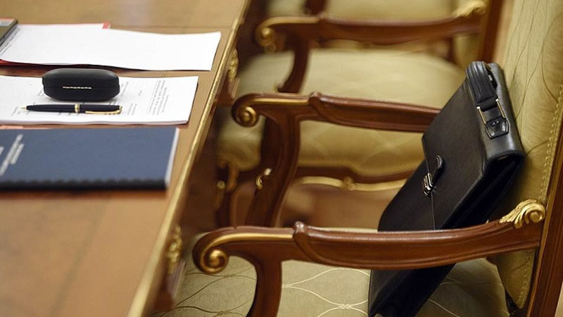 Prorektor işdən çıxarıldı (FOTO)