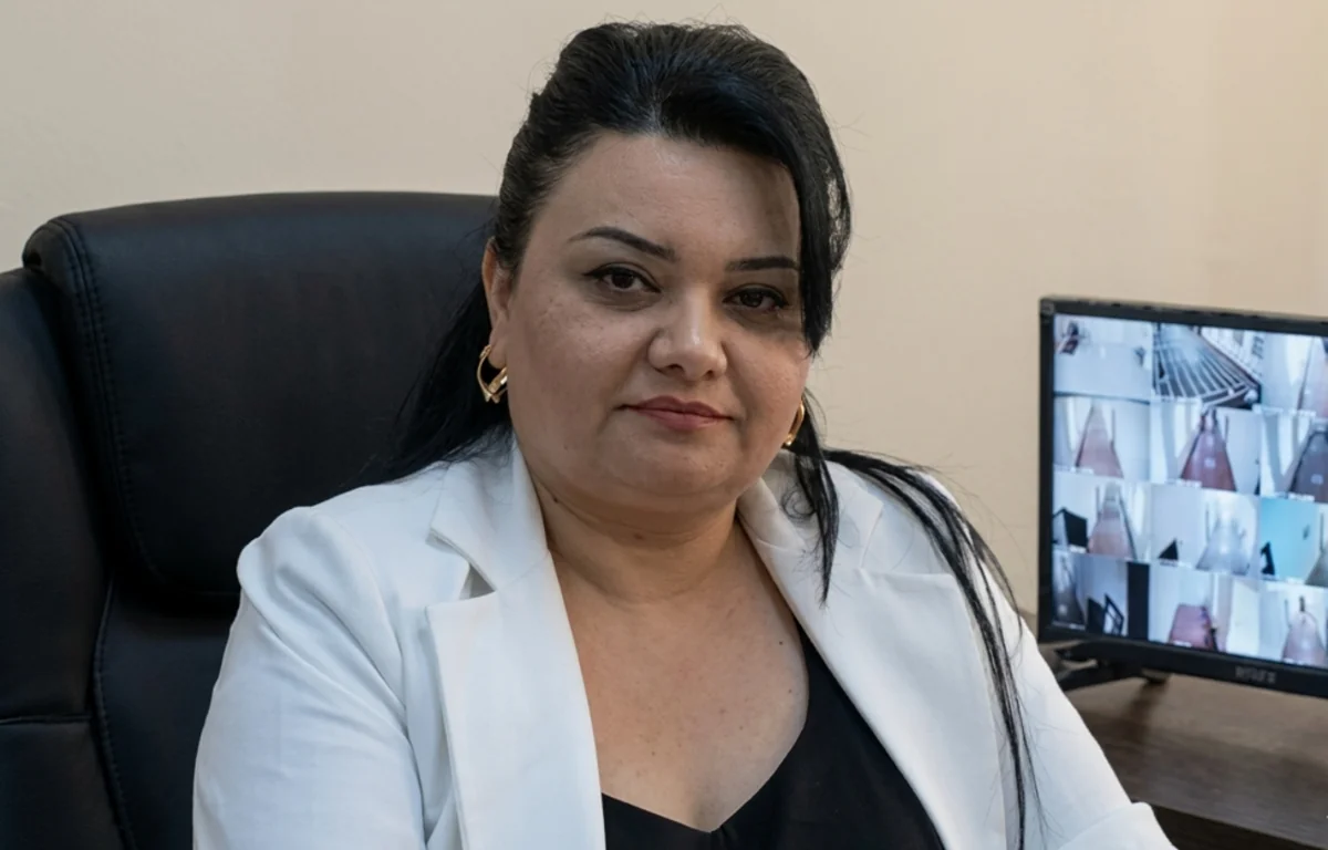 69 minlik dələduzluqda ittiham olunan məktəb direktoru Azərbaycana ekstradisiya edildi