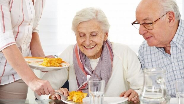 Yaşlı insanlar üçün ən yaxşı səhər yeməyi hansıdır?