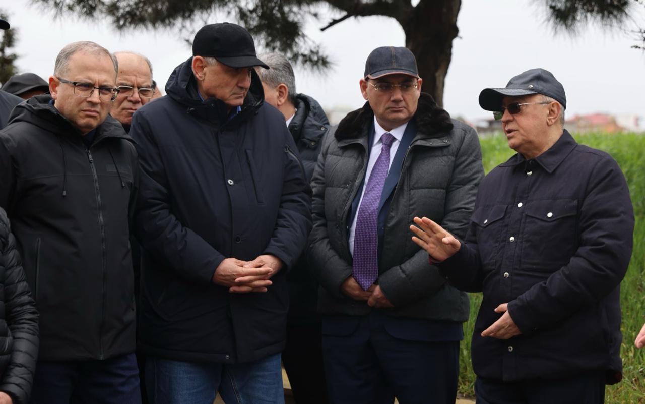 Badamdarda sürüşmə: Nazir hadisə yerində (FOTO/VİDEO)