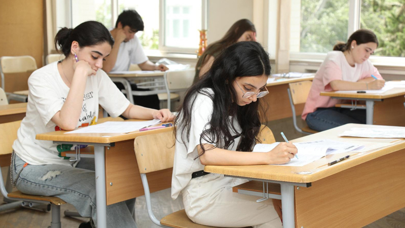 Bu məktəblərdə dərslər distant formada keçiriləcək - Nazir əmr imzaladı