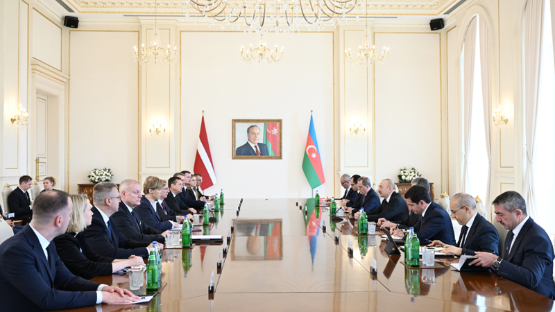 Prezidentlər mətbuata bəyanatlarla çıxış edirlər (YENİLƏNİB)