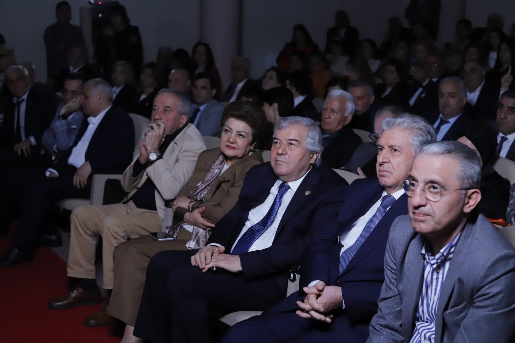 Şuşa Dövlət Teatrında Sabir Rüstəmxanlı poetik rüzgarı (FOTO)
