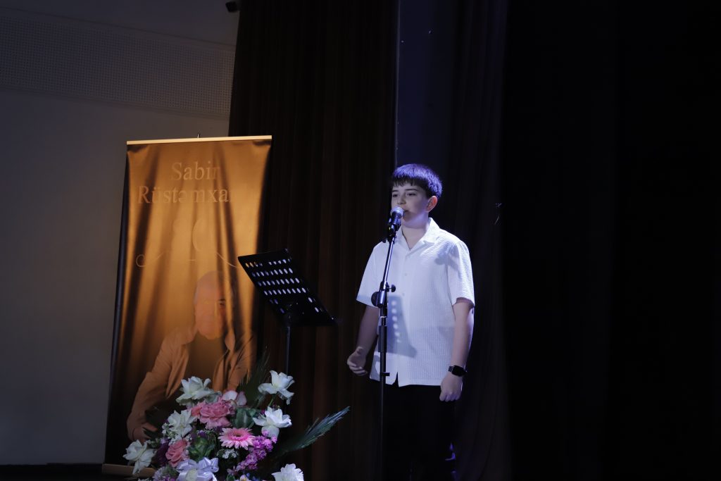 Şuşa Dövlət Teatrında Sabir Rüstəmxanlı poetik rüzgarı (FOTO)