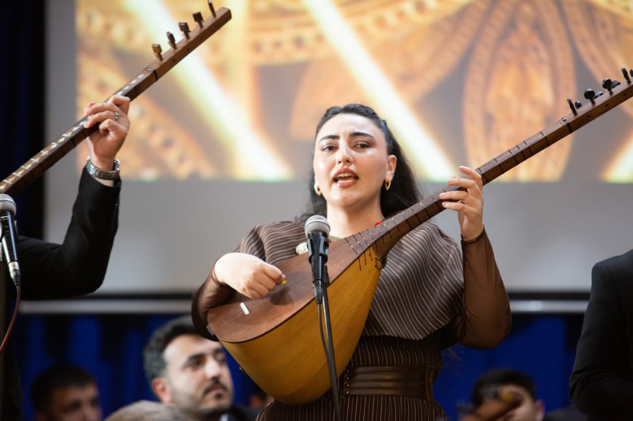 Humanitar Kollecdə 