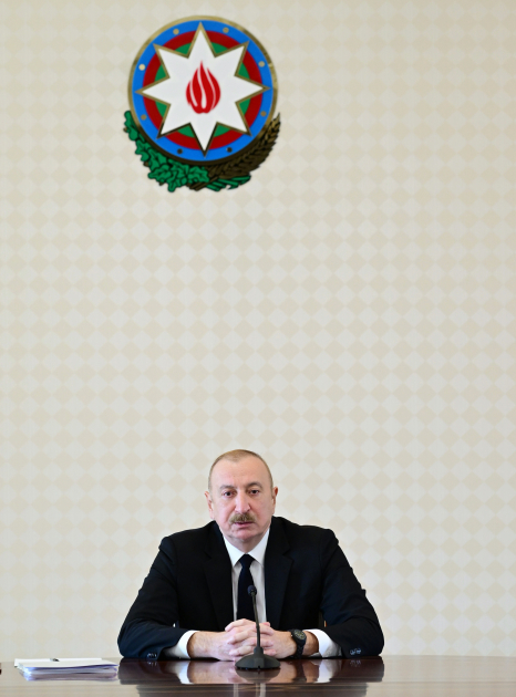 Prezident kənd təsərrüfatı məsələlərinə həsr olunmuş müşavirə keçirdi (FOTO/VİDEO)