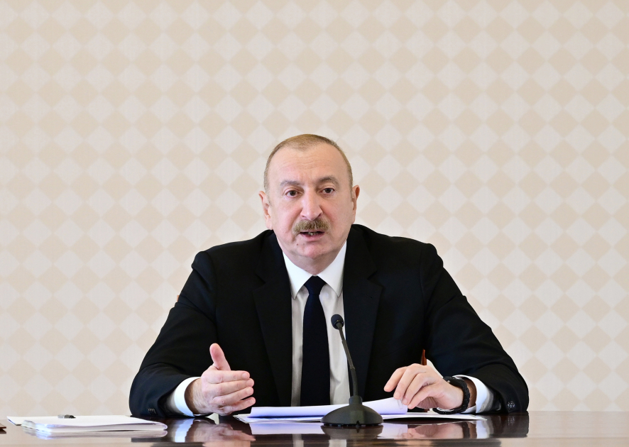 Prezident kənd təsərrüfatı məsələlərinə həsr olunmuş müşavirə keçirdi (FOTO/VİDEO)