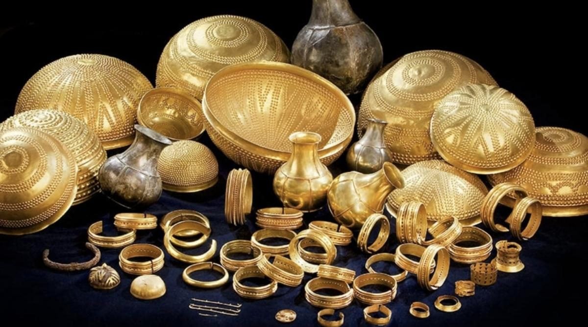 Alimlər qədim xəzinədə Yerdə olmayan qəribə metal tapdı