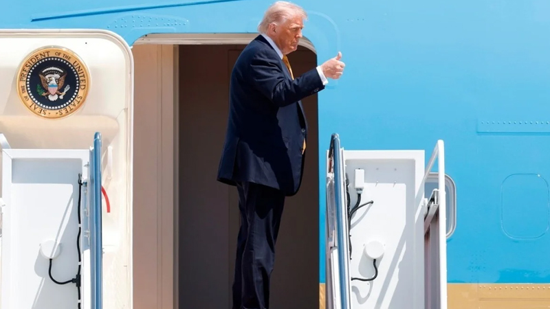 Donald Trampın Çin səfəri başladı
