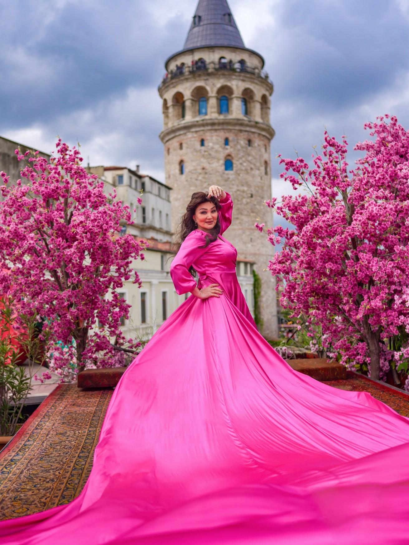 Nazpəri İstanbul səfərindən danışdı: 
