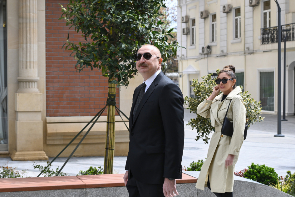 Prezident və birinci xanım İslam Səfərli küçəsinin yenidənqurmadan sonra açılışında iştirak etdi (FOTO)