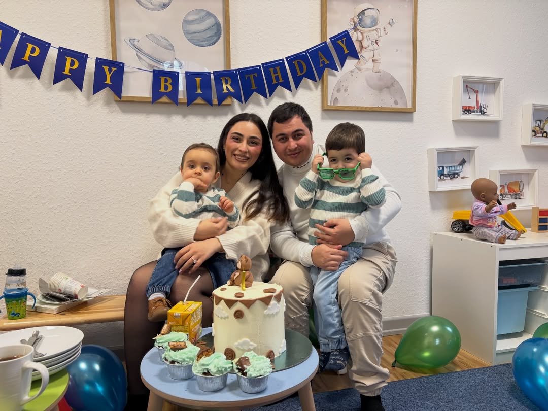 Almaniya azərbaycanlı ailə ilə bağlı qərar verdi: Uşaqlar qaytarıldı (FOTO)