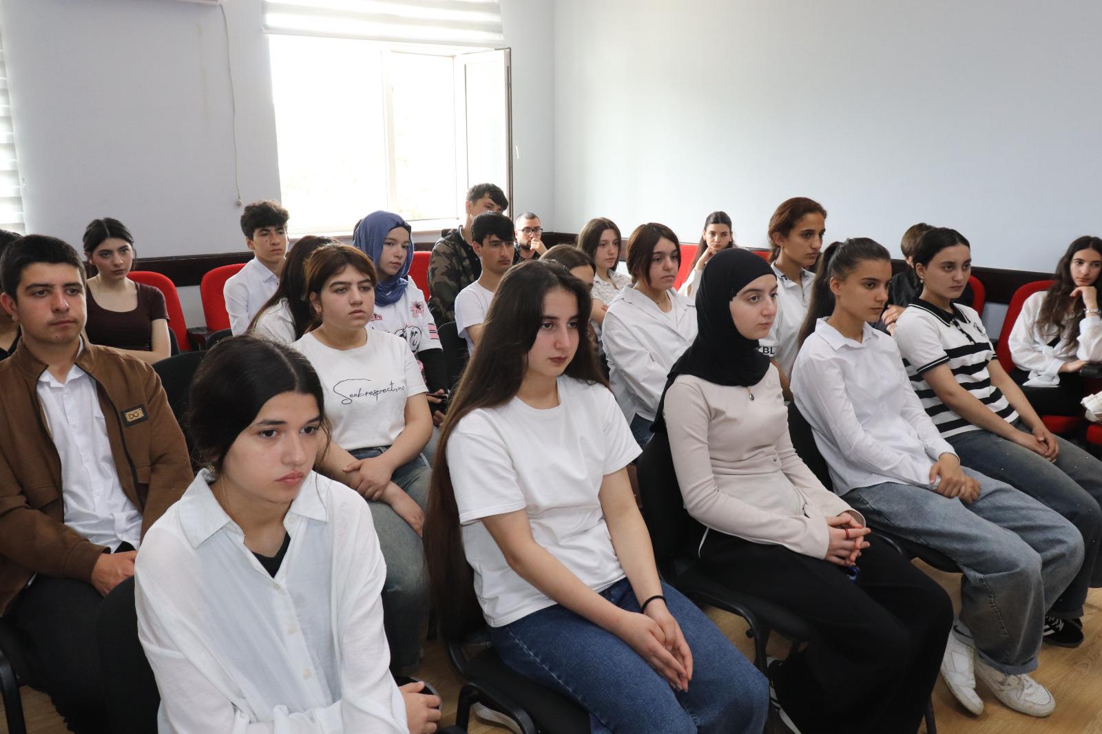 İsmayıllıda “Pərdəarxası: könüllülük” təlimi keçirilib