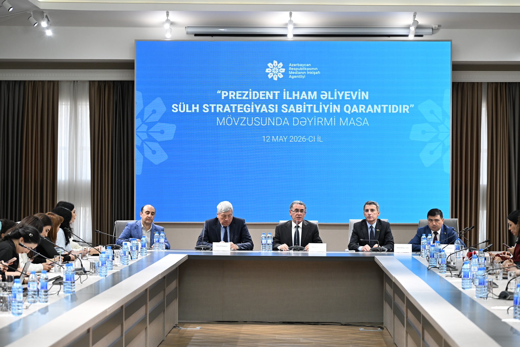 MEDİA-da Prezidentin sülh strategiyasına həsr olunan dəyirmi masa keçirildi (FOTO)