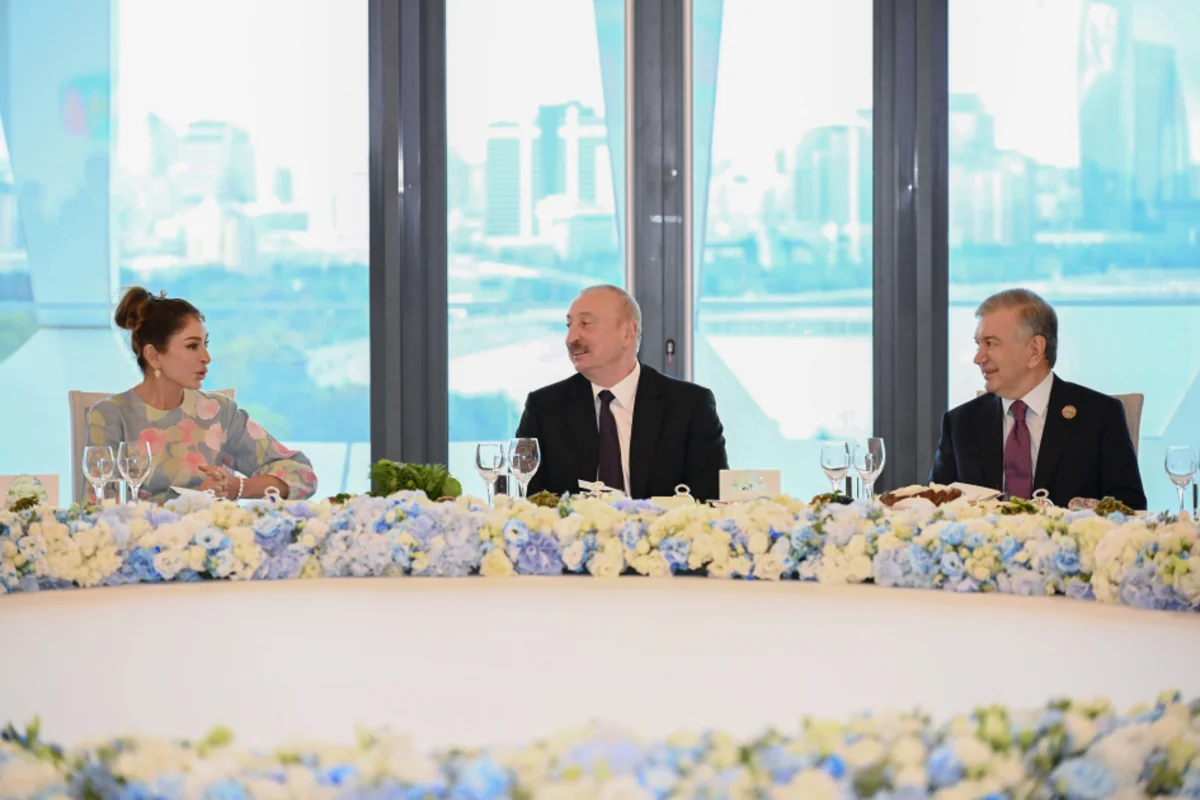 WUF13-də iştirak edən dövlət başçılarının və nümayəndə heyətlərinin şərəfinə rəsmi ziyafət verildi (FOTO)