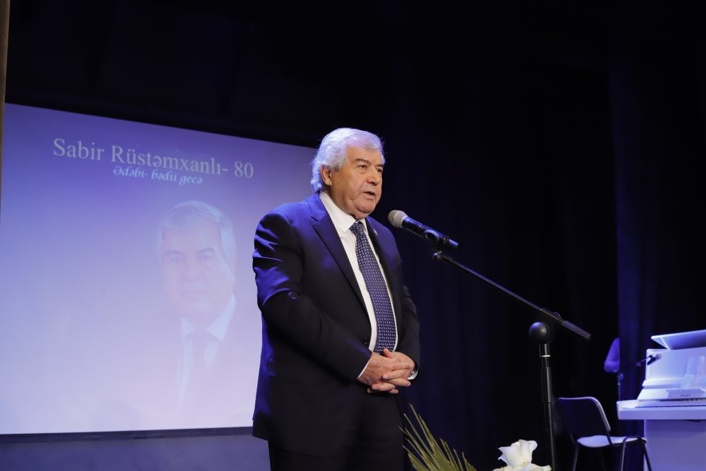 Şuşa Dövlət Teatrında Sabir Rüstəmxanlı poetik rüzgarı (FOTO)