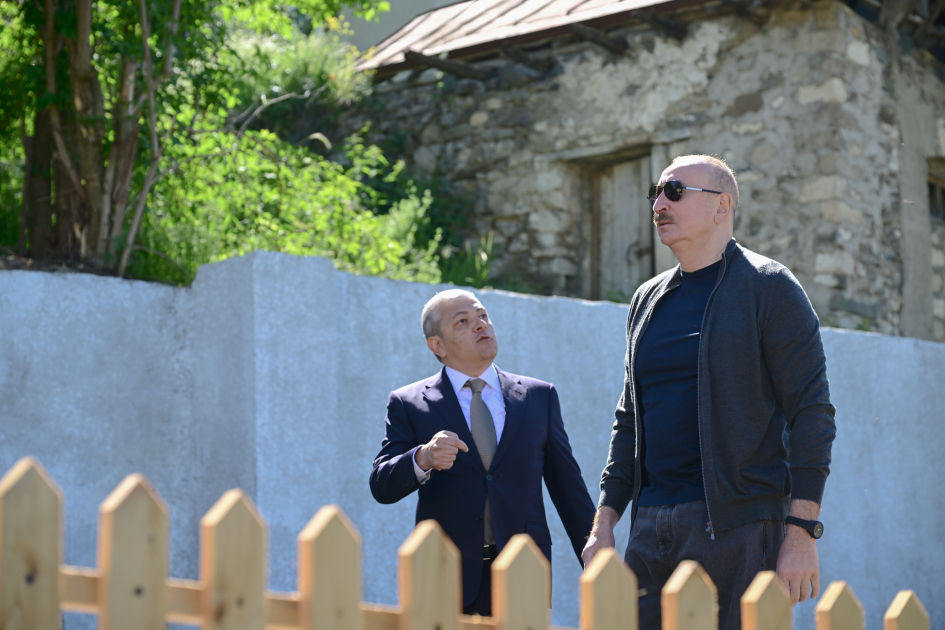 Prezident Şuşa və Xankəndiyə səfər etdi, sakinlərlə görüşdü (FOTO)