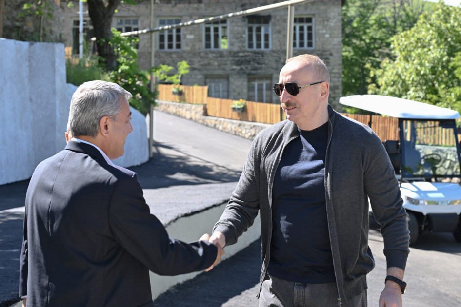 Prezident Şuşa və Xankəndiyə səfər etdi, sakinlərlə görüşdü (FOTO)