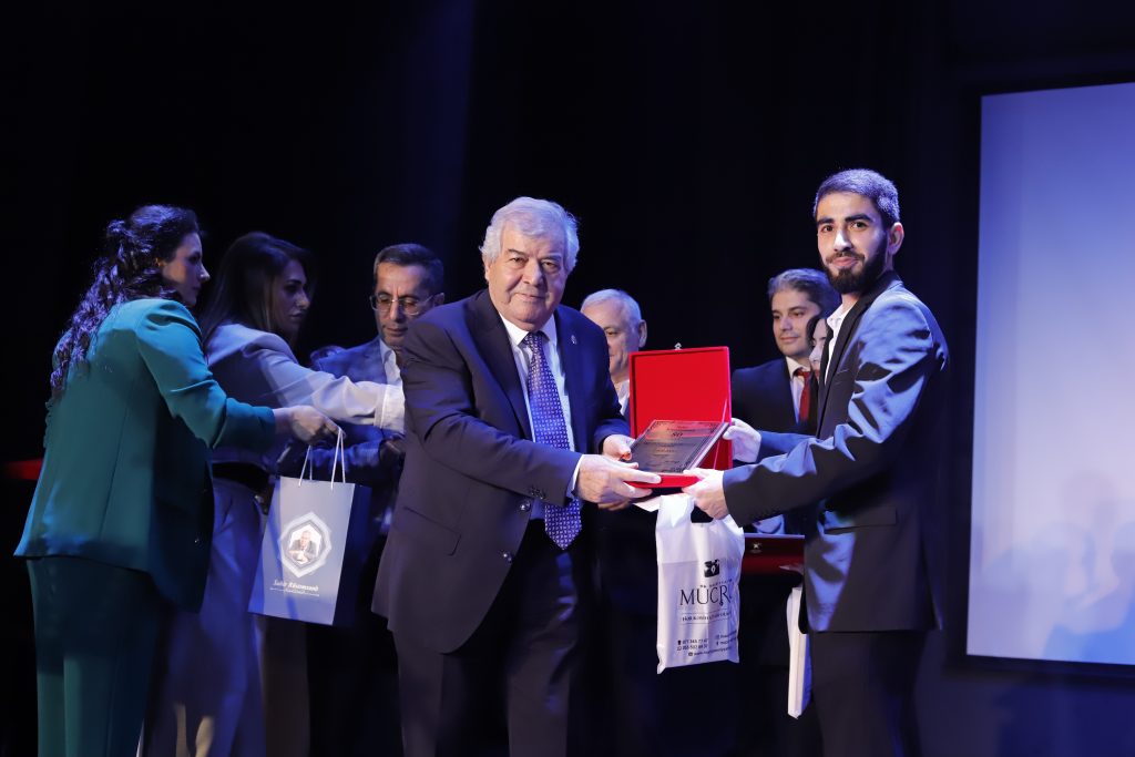 Şuşa Dövlət Teatrında Sabir Rüstəmxanlı poetik rüzgarı (FOTO)