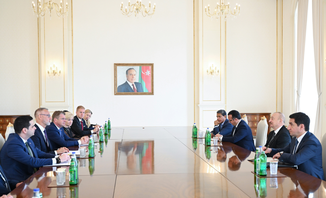 Prezident Slovakiya Milli Şurası sədrini qəbul etdi (FOTO)