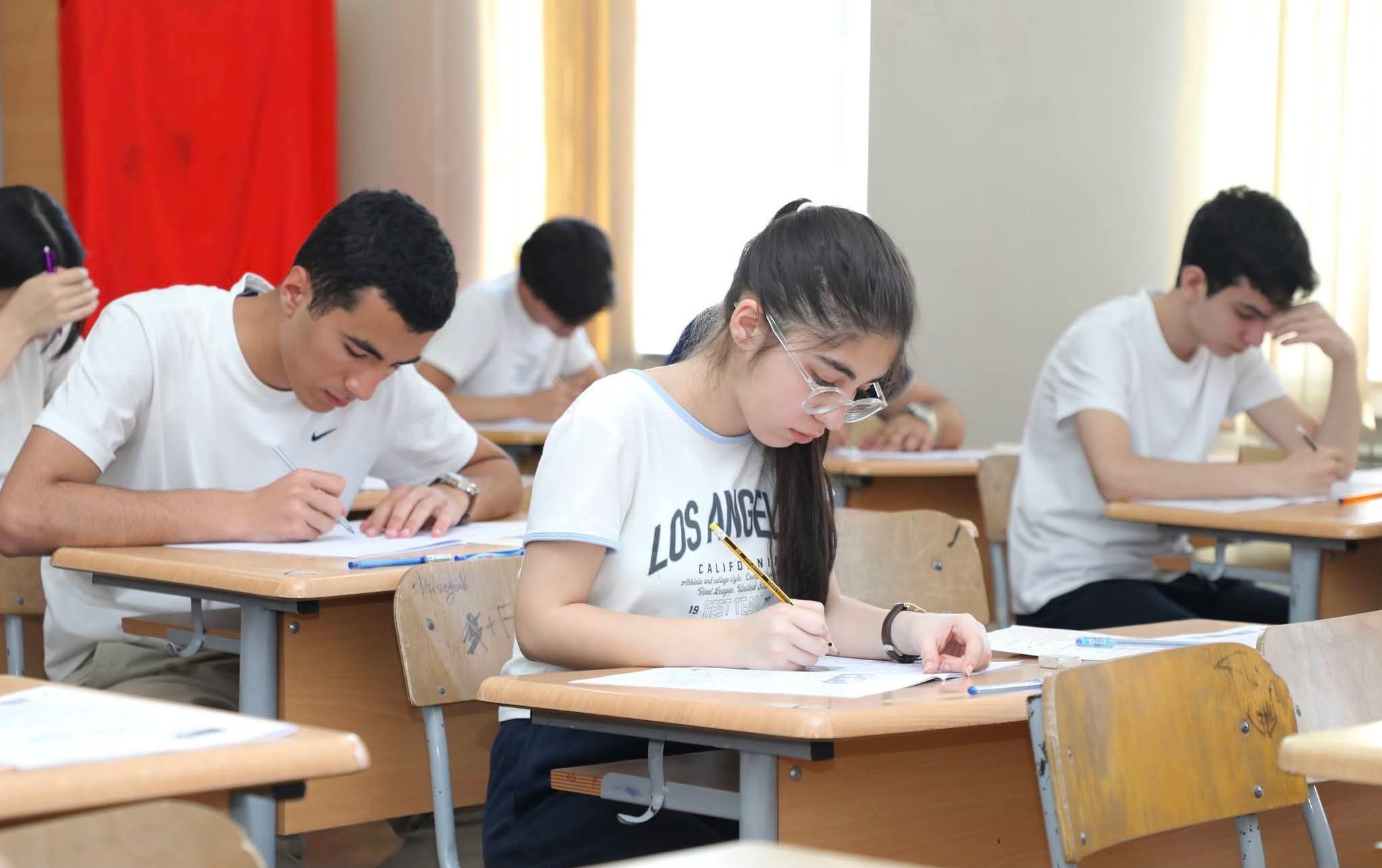 57 min nəfər imtahan verdi, yeddisində telefon aşkarlandı (FOTO)