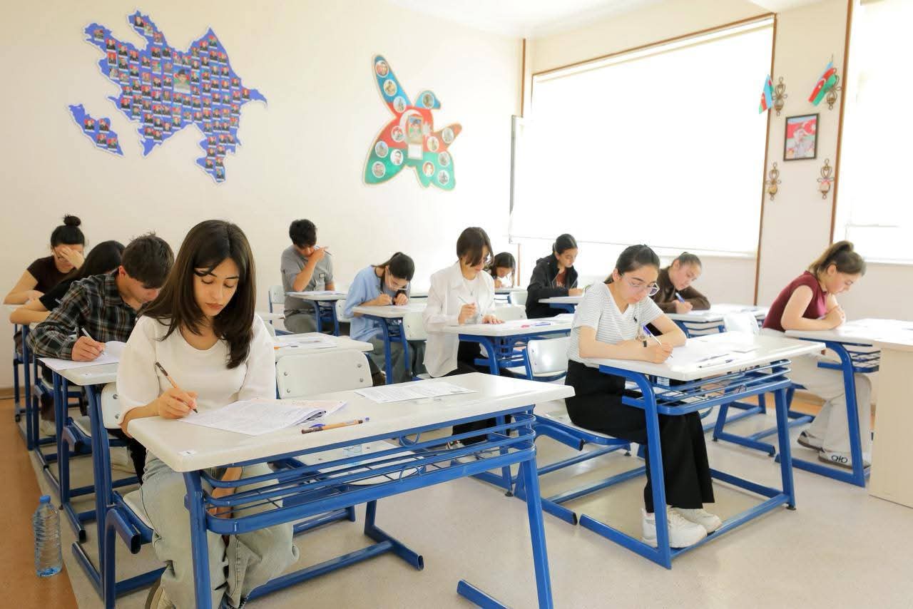 57 min nəfər imtahan verdi, yeddisində telefon aşkarlandı (FOTO)