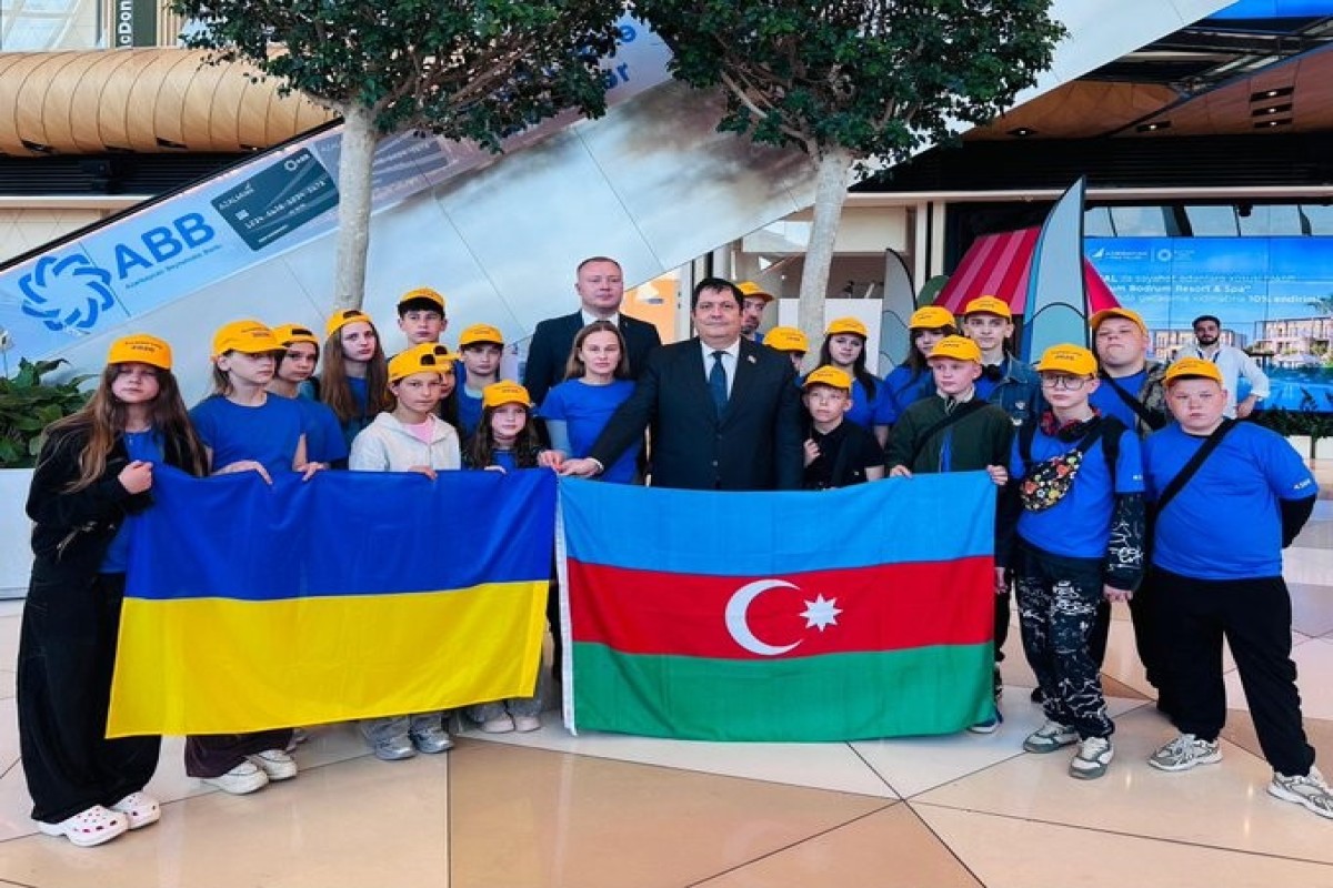 Daha 18 ukraynalı uşaq reabilitasiya üçün Bakıya gətirildi