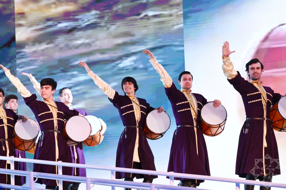 WUF13 başa çatdı: Bağlanış mərasimi keçirildi (FOTO)