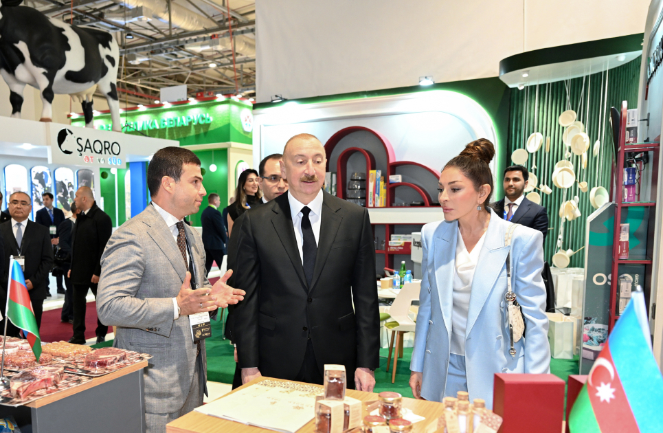 Prezident və birinci xanım Bakıda keçirilən sərgilərlə tanış oldu (FOTO)