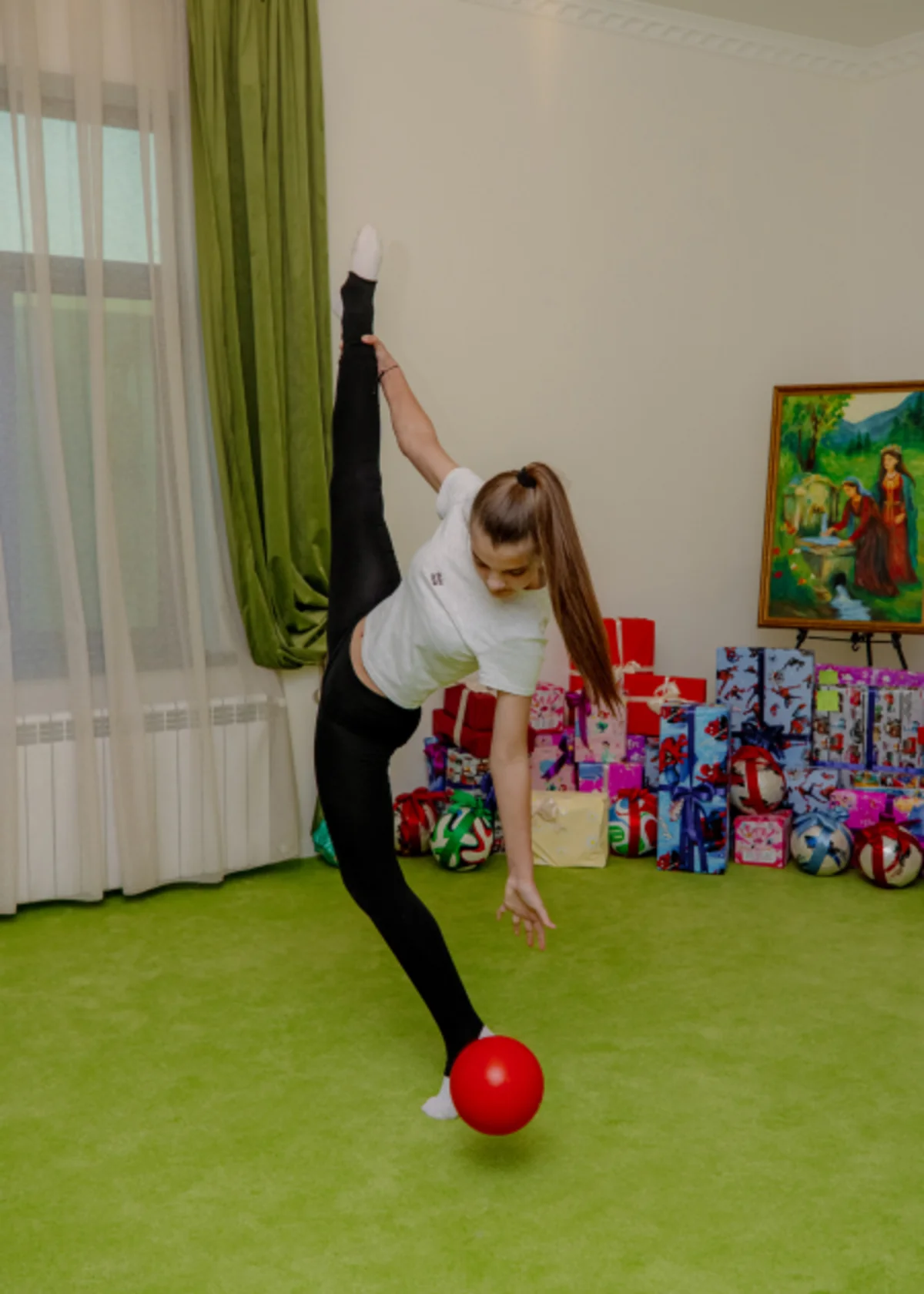 Leyla Əliyeva və Alona Əliyeva Sosial Reabilitasiya Mərkəzini ziyarət etdi (FOTO)