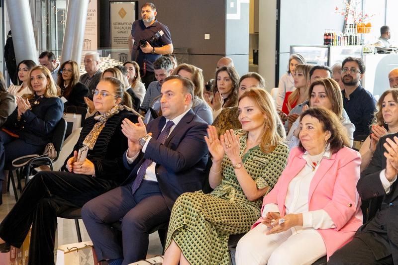 BP və TLM Azərbaycanda xalça sənətinə dair 3 kitabın təqdimatını etdi (FOTO)