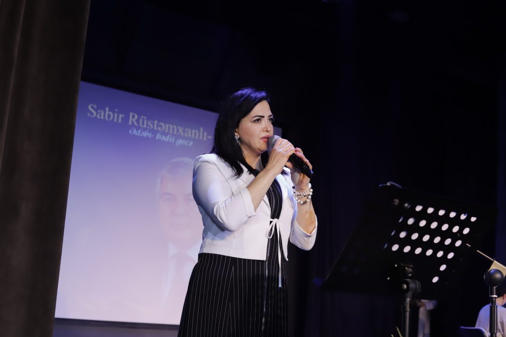 Şuşa Dövlət Teatrında Sabir Rüstəmxanlı poetik rüzgarı (FOTO)