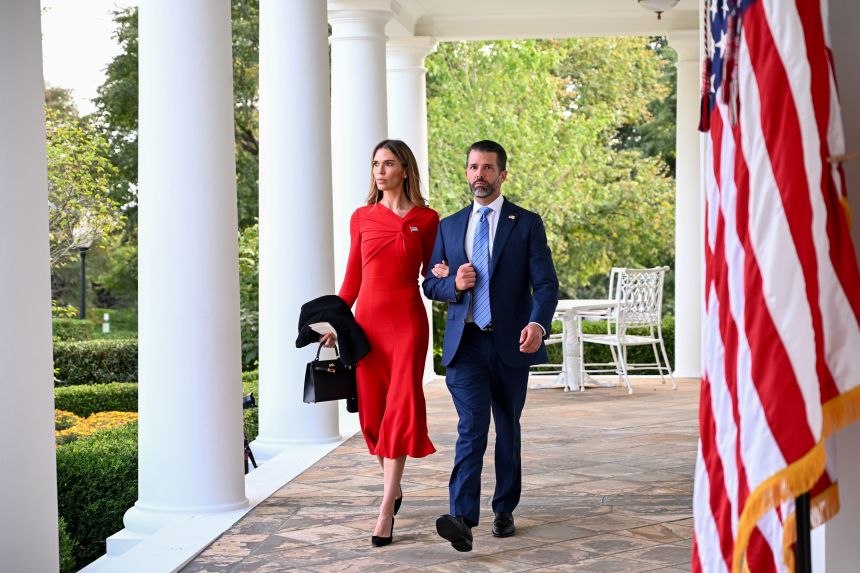 Trampın oğlu modellə evləndi (FOTO)
