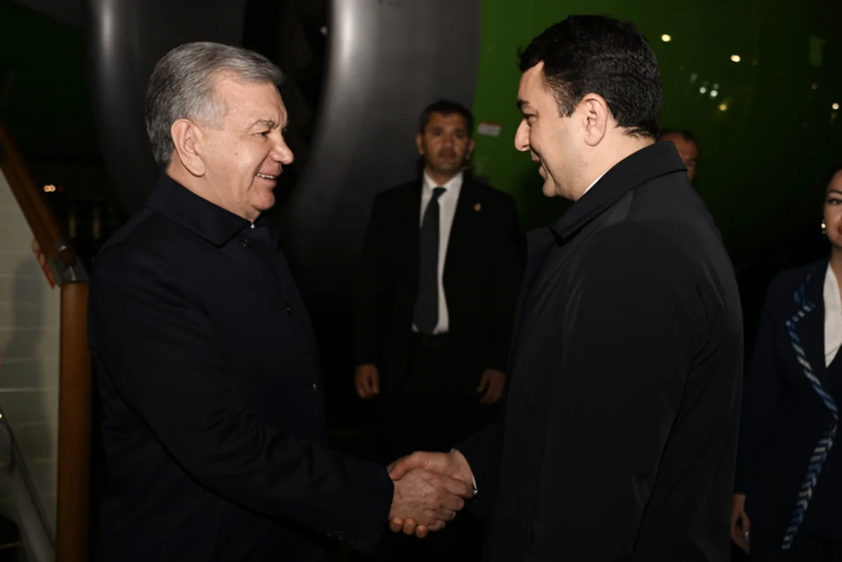 Şavkat Mirziyoyev Azərbaycana səfərə gəldi