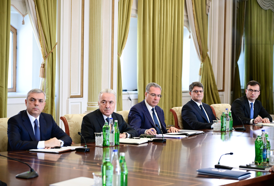 Prezident kənd təsərrüfatı məsələlərinə həsr olunmuş müşavirə keçirdi (FOTO/VİDEO)
